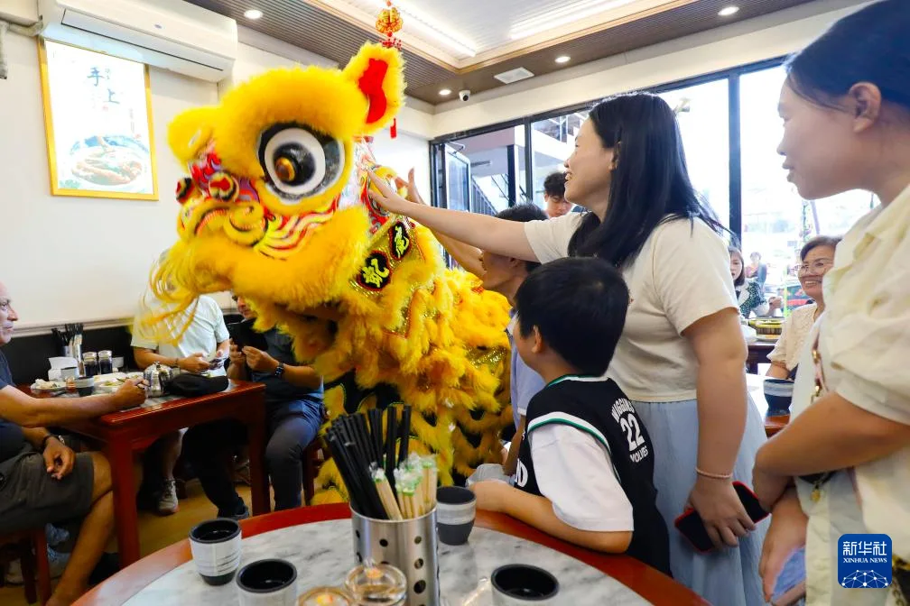 通讯丨巴拿马唐人街热闹迎新年