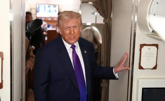 特朗普称将公布涉外星人文件后，美政府注册“外星人”域名，白宫回应