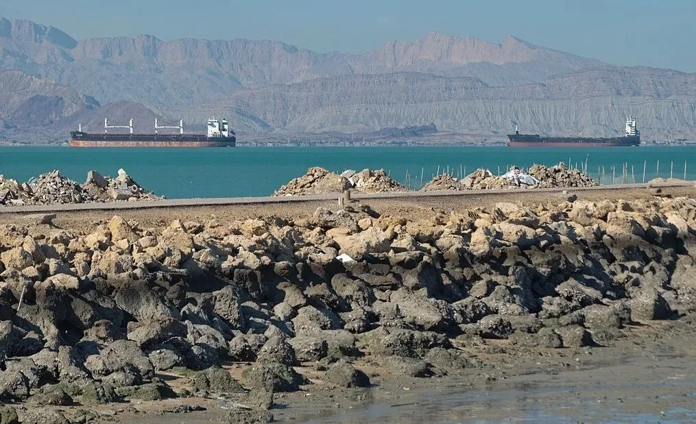 伊朗警告：若发电站遭袭，将摧毁中东所有美国持股公司