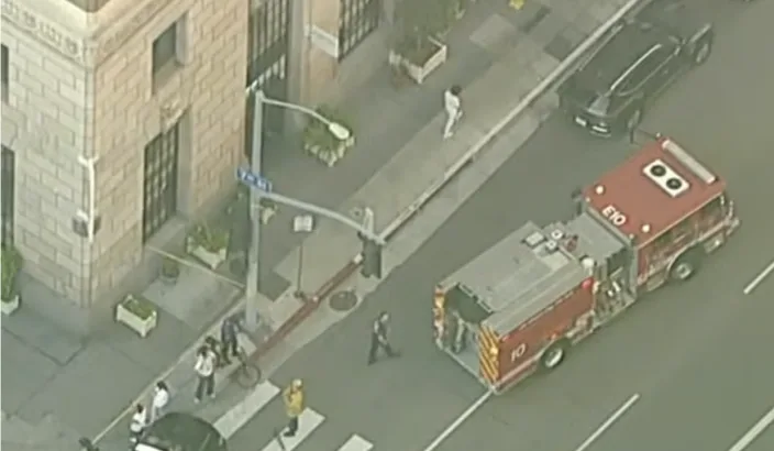 外媒：美国洛杉矶一家高档餐厅发生恶性斗殴事件，致多人受伤