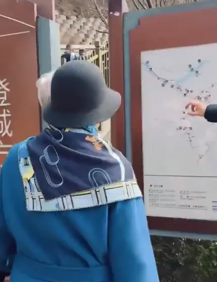 马斯克母亲晒游览长城视频：“实在令人惊叹”