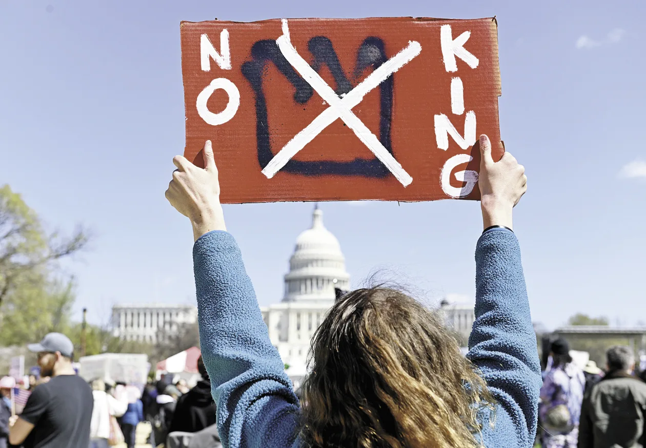 参与人数创下新高，反对政府对伊开战，全美3000城怒喊“不要国王”