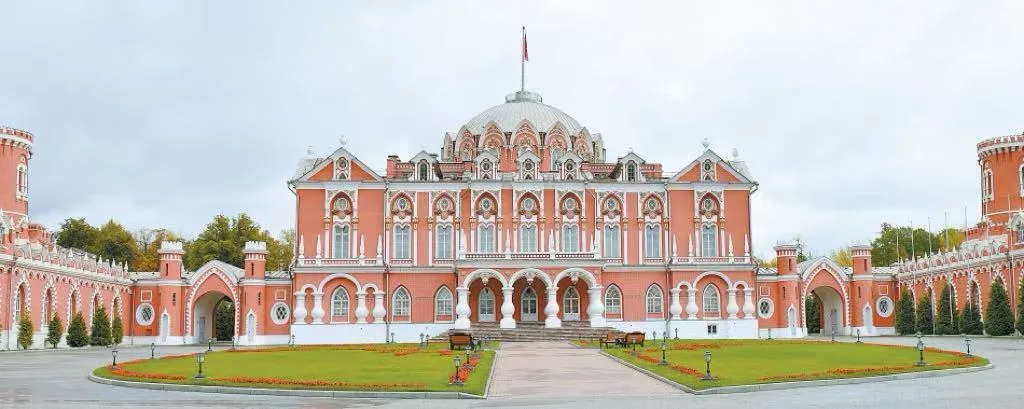 彼得罗夫行宫今年迎来奠基250周年