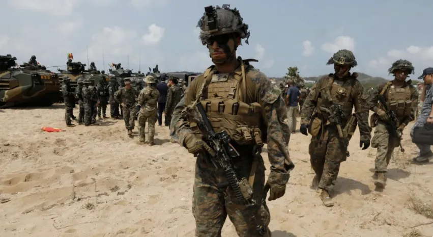 美媒：因机场托运行李中藏有爆炸性弹药，一美海军陆战队员被警方拘留