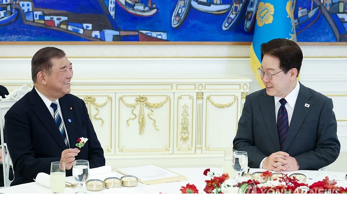 韩媒：李在明在青瓦台与到访的石破茂举行午餐会