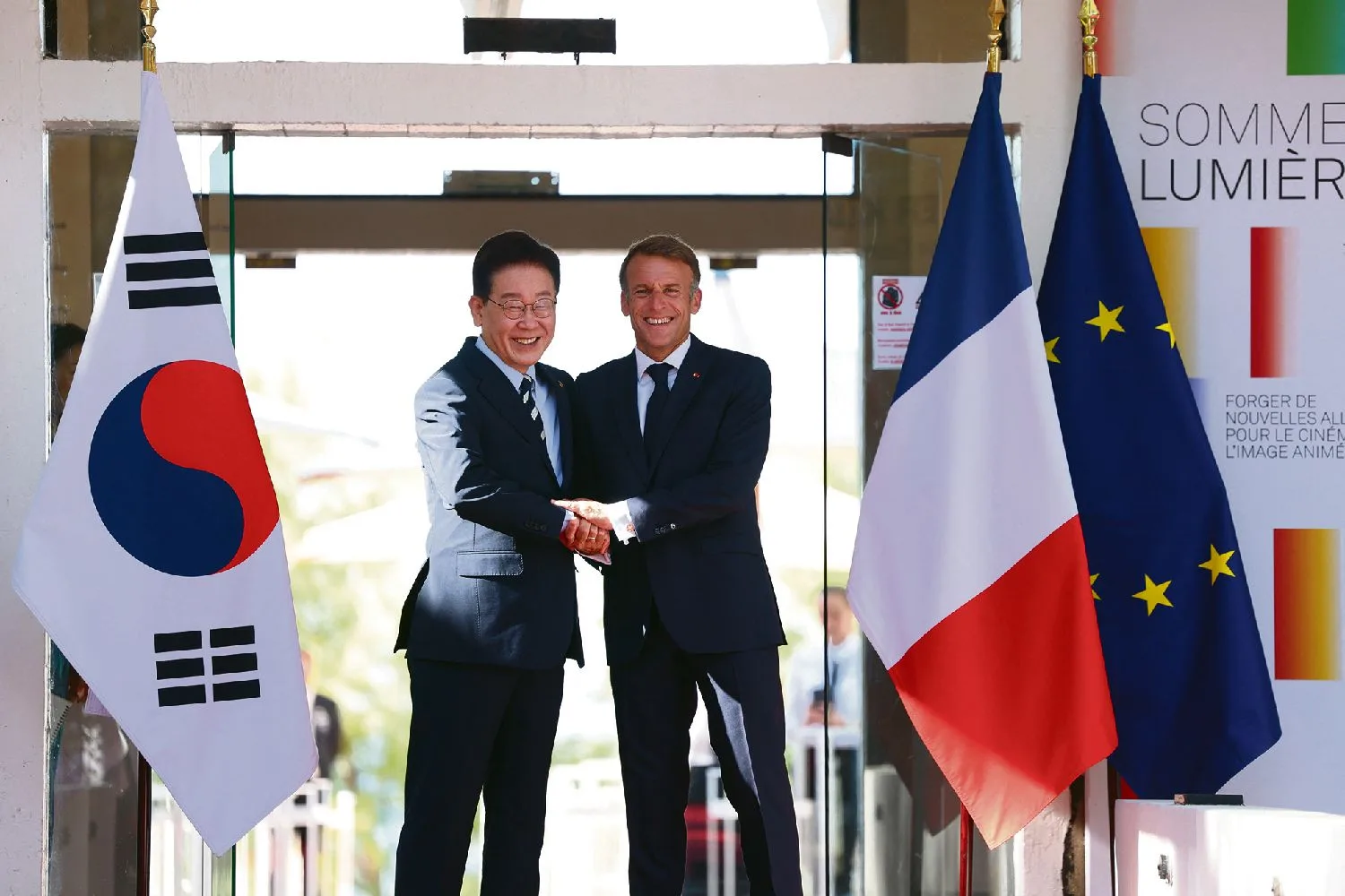 法韩首脑共同主持国际电影峰会