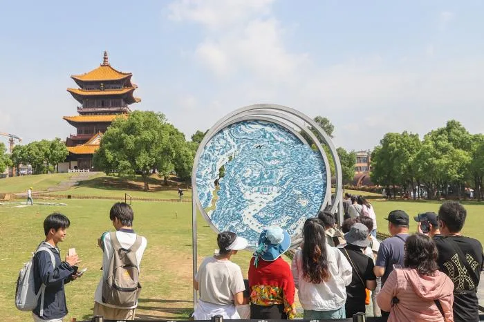 东西问丨赵强:为何说澳门是景德镇申遗的“海丝密码”? - 配图2