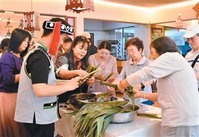 粽叶飘香牵两岸 佳节同心叙亲情