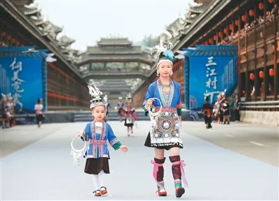 把日子“绣”进世界舞台(文化中国行)
