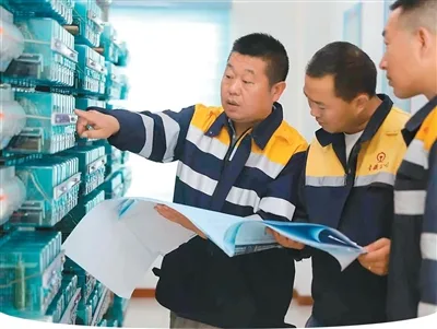 人民日报海外版关注丨青藏铁路工作者——守护雪域天路平安畅通 - 配图6