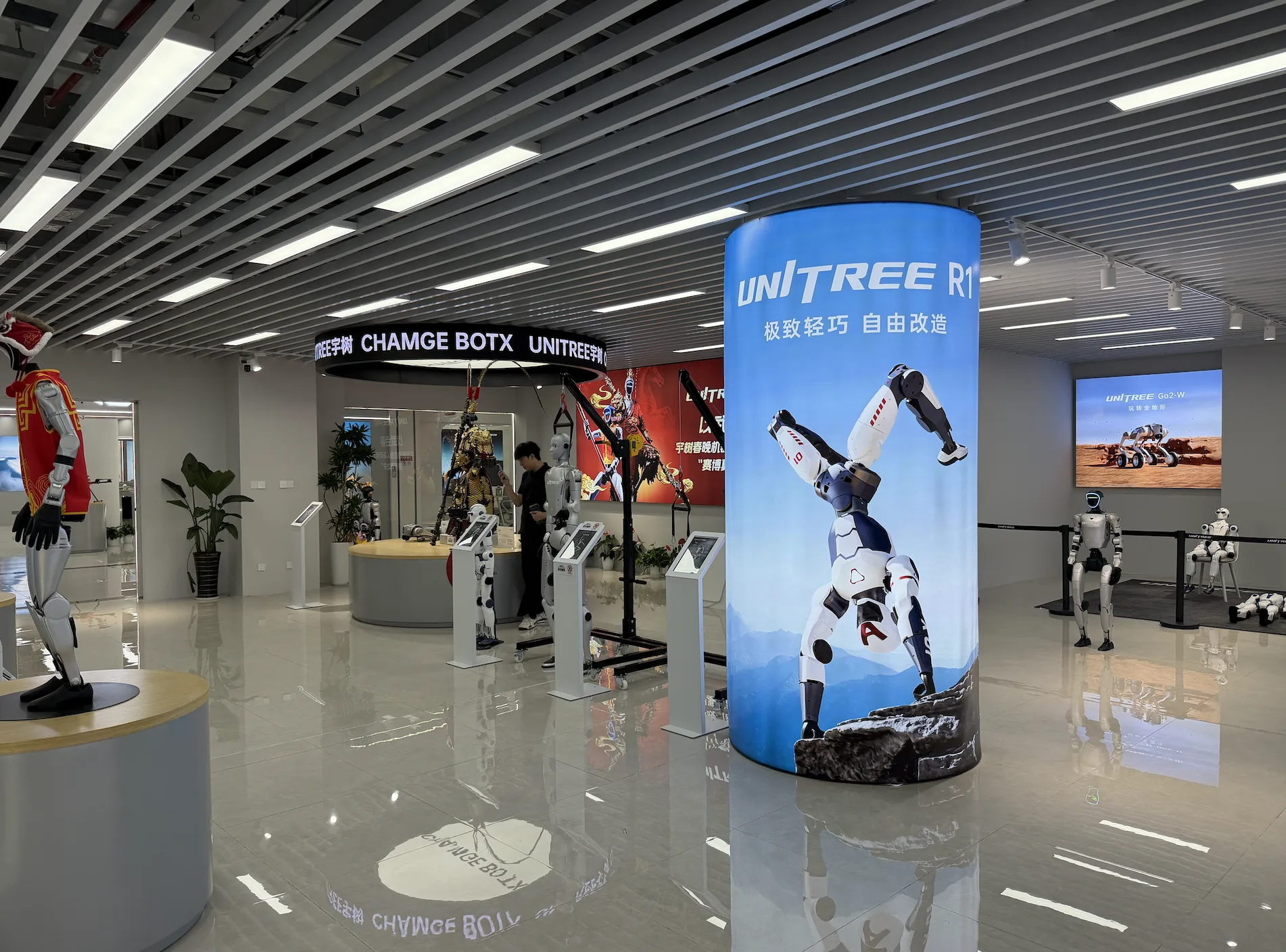 开局之年看中国|义乌全球数贸中心里的新气象 - 配图2