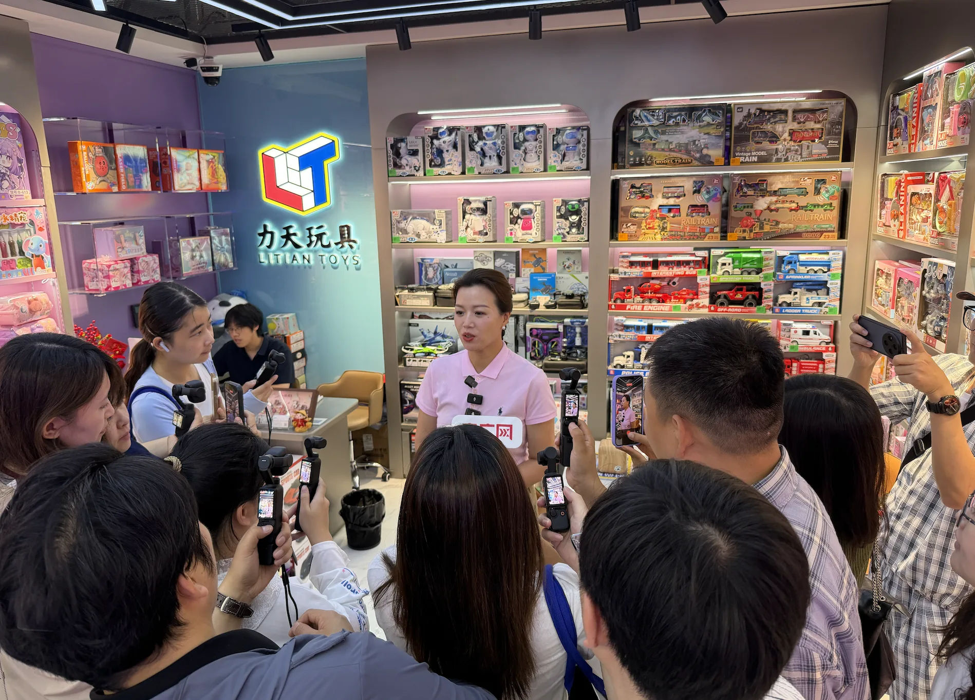 开局之年看中国|义乌全球数贸中心里的新气象 - 配图5