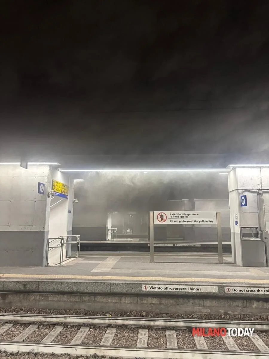 Incendio al binario 20 in stazione Garibaldi - Foto Gemme (4).jpg