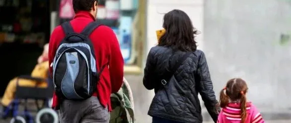 2026年西班牙家庭育儿补助政策：每名子女最高年领637.92欧元，低收入家庭持续受益