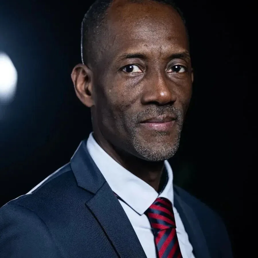 新市长诉一媒体涉种族歧视言论，法国左派集体愤怒