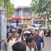 咎由自取：近500名华人被驱逐出境