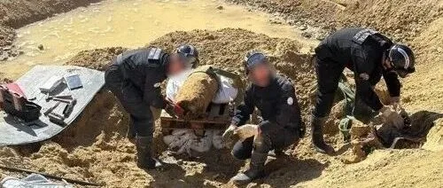 在法国捡到炮弹应该怎么办？他竟选择坐火车带回巴黎……