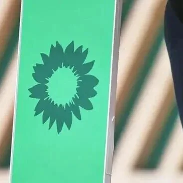 一句“外国人滚出去”，让德国绿党23岁候选人选前“翻车”