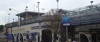 67岁福建籍同胞大巴黎清晨遭5人抢劫，头部、牙齿及四肢多处受伤