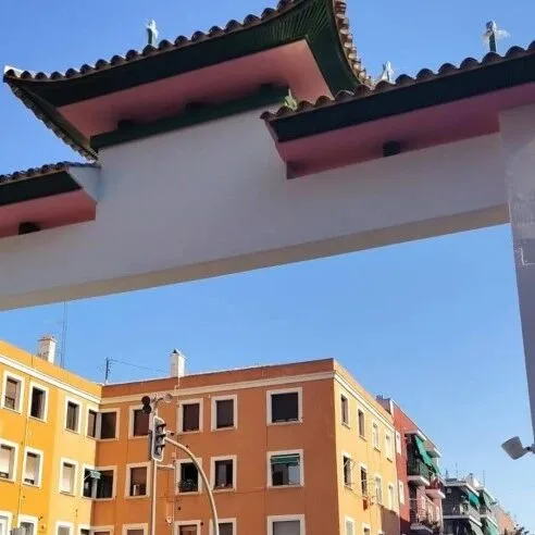 【欧浪】迎接中国国庆黄金周 USERA加紧搭建唐人街大牌坊
