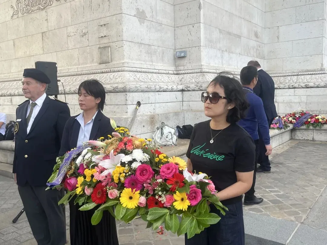 法国侨界巴黎凯旋门下纪念中国人民抗日战争暨世界反法西斯战争胜利81周年 - 配图13