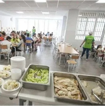 西班牙超120万名贫困风险儿童无法享受学校食堂补助