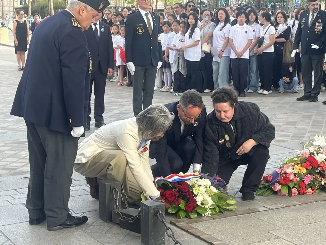 法国侨界巴黎凯旋门下纪念中国人民抗日战争暨世界反法西斯战争胜利81周年 - 配图10