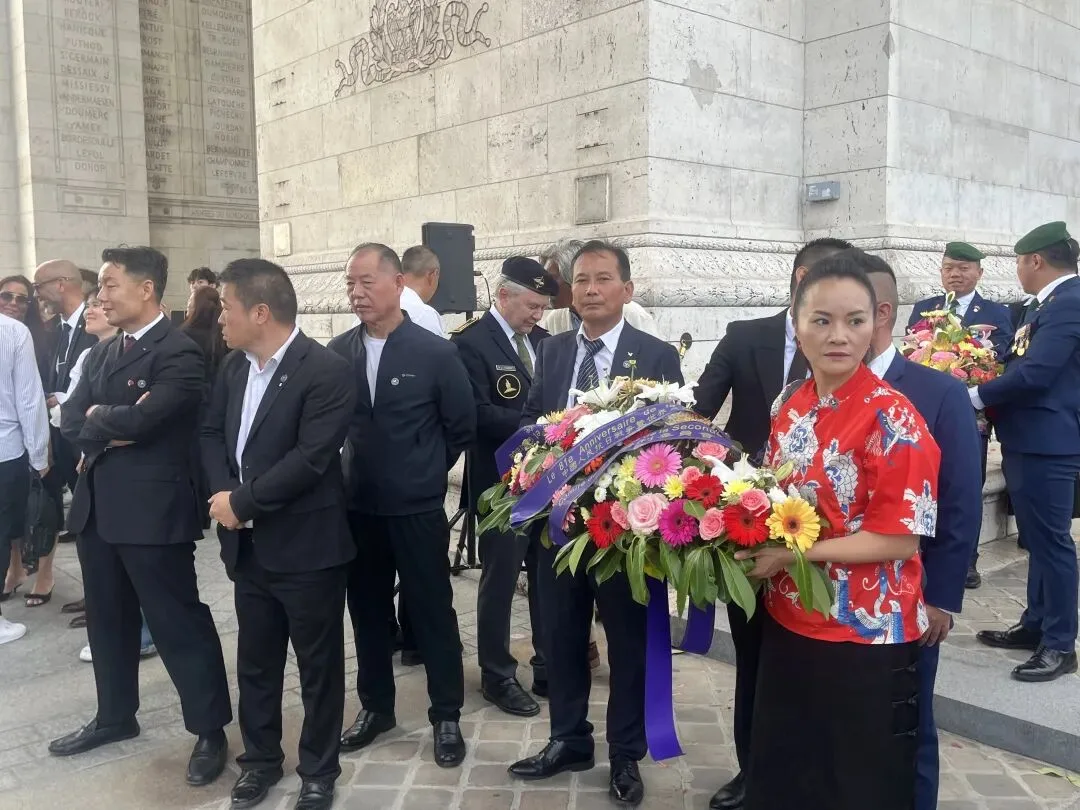 法国侨界巴黎凯旋门下纪念中国人民抗日战争暨世界反法西斯战争胜利81周年 - 配图12