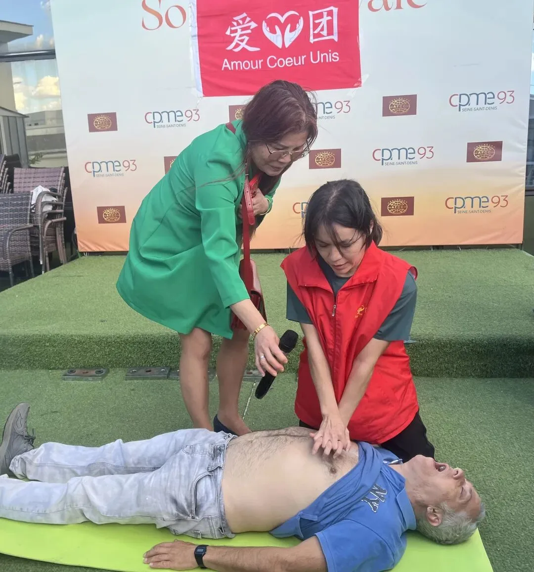 法国爱心团举办急救技能培训讲座 全中文授课助力华人守护生命 - 配图6