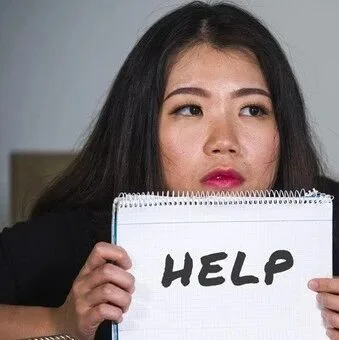 中国女孩在意大利中招，谁能救救她？