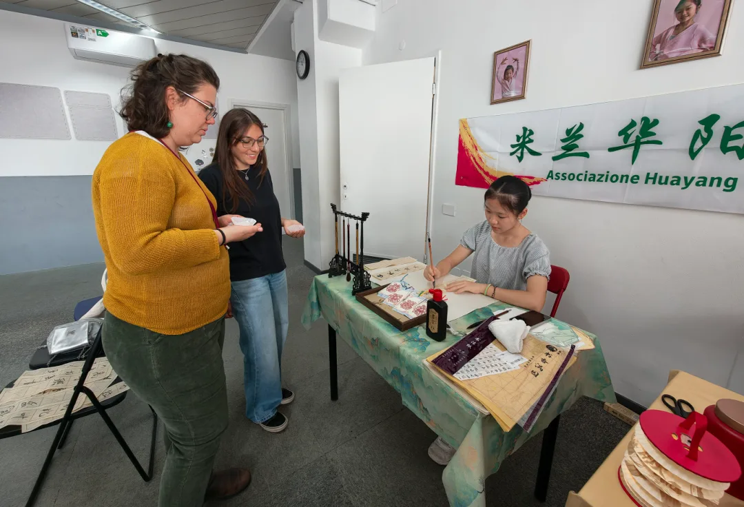 月圆米兰 · 中意同辉 II 米兰华阳中文学校 联合 米兰大学孔子学院、米兰国立高中Ilaria Alpi 成功举办中秋游园会 - 配图30