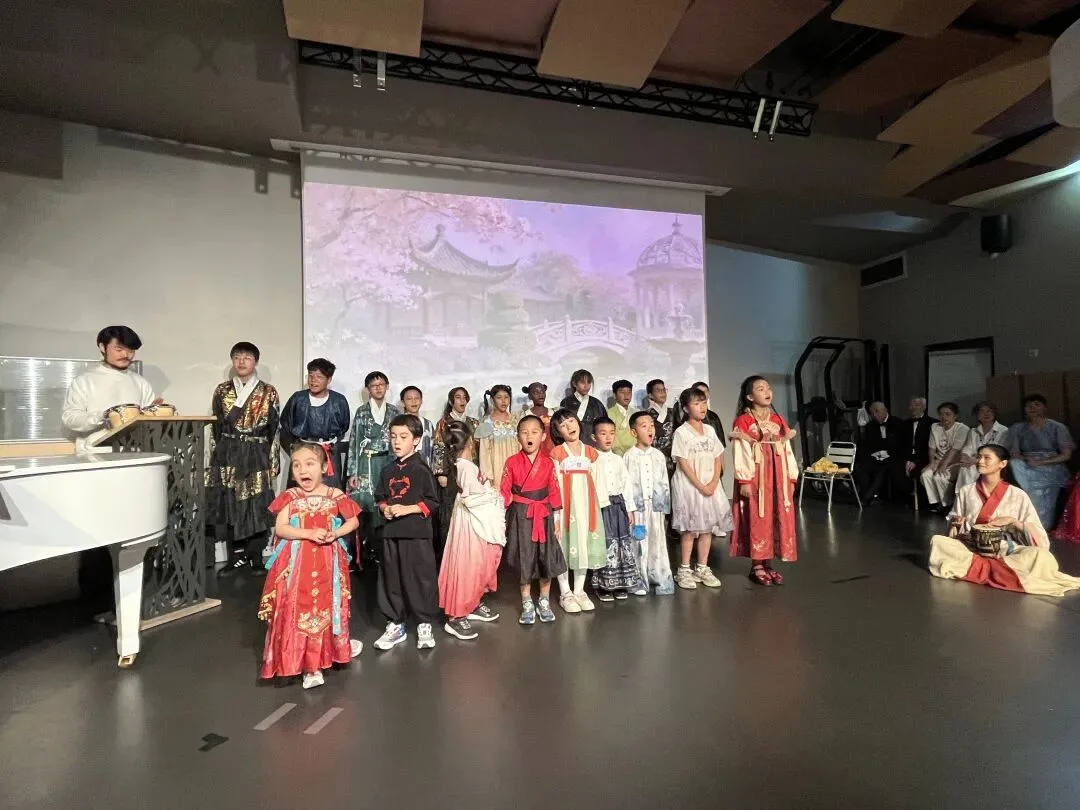 月圆巴黎，歌声连中法——巴黎知音合唱团举行中秋·国庆音乐会 - 配图16