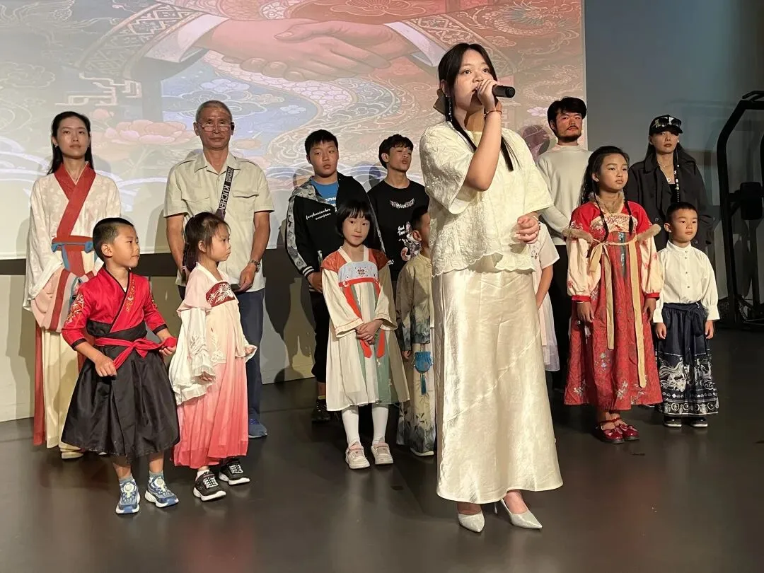月圆巴黎，歌声连中法——巴黎知音合唱团举行中秋·国庆音乐会 - 配图24