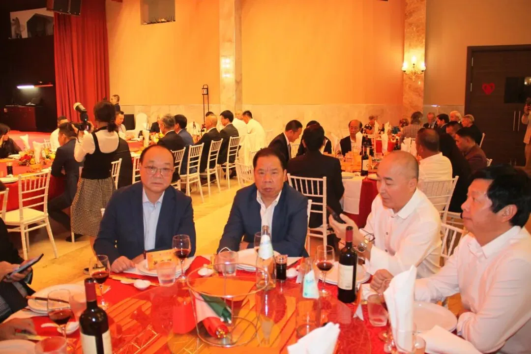 同心筑梦 情系桑梓——米兰侨界隆重庆祝中华人民共和国成立77周年 - 配图28