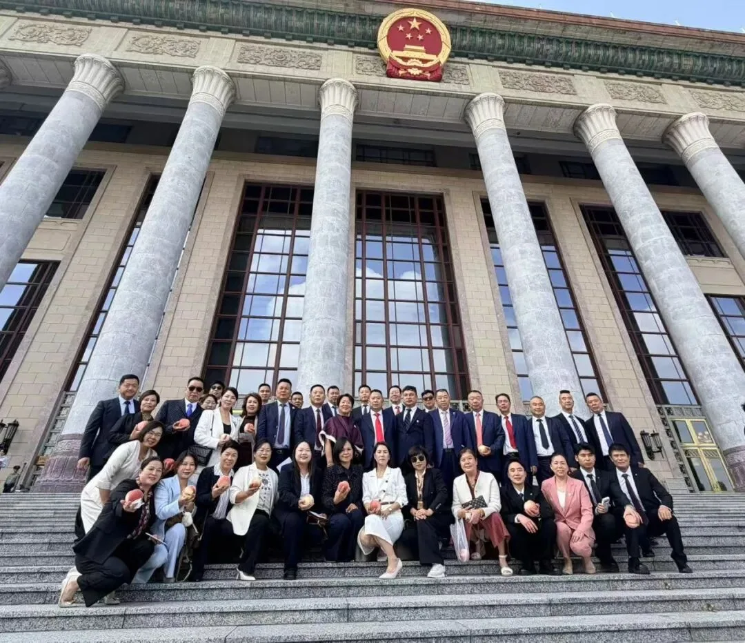 都灵中意妇女联谊会胡李聪会长等应邀出席全国人大华侨委员会海外侨胞代表人士国庆座谈会 - 配图6