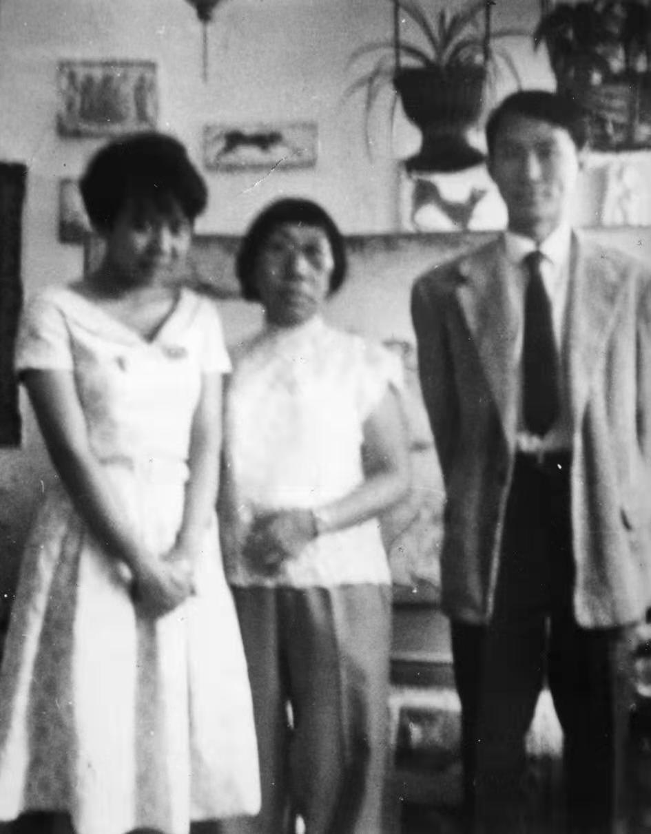 潘玉良(中),摄于1965年巴黎